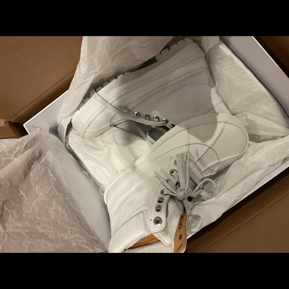 Brand new Jacques size men’s 39 or ladies 8.